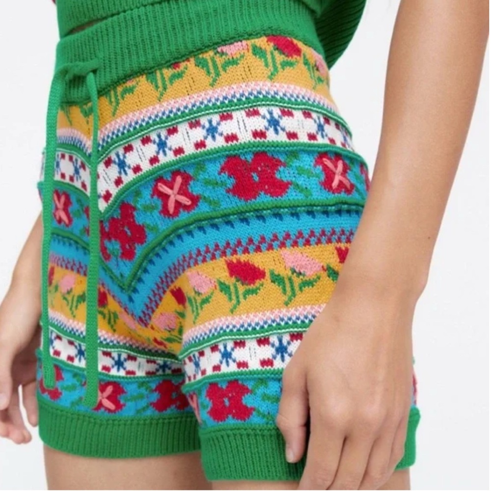 Zara Multicolored Jacquard Floral High Waisted Knit Shorts. Small. Coogi style